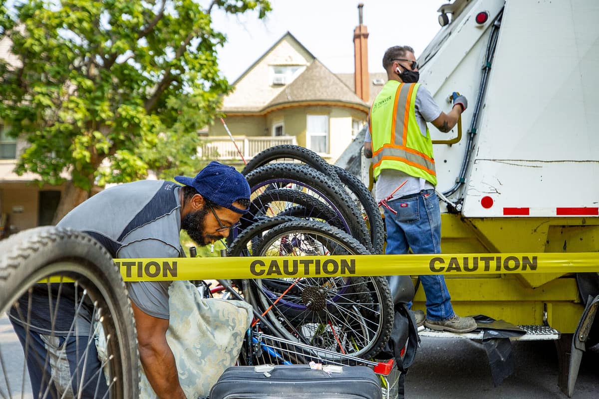 200805-HOMELESSNESS-SWEEP-MOREY-MIDDLE-SCHOOL-HOUSING-CAPITOL-HILL-KEVINJBEATY-22-1536x1024