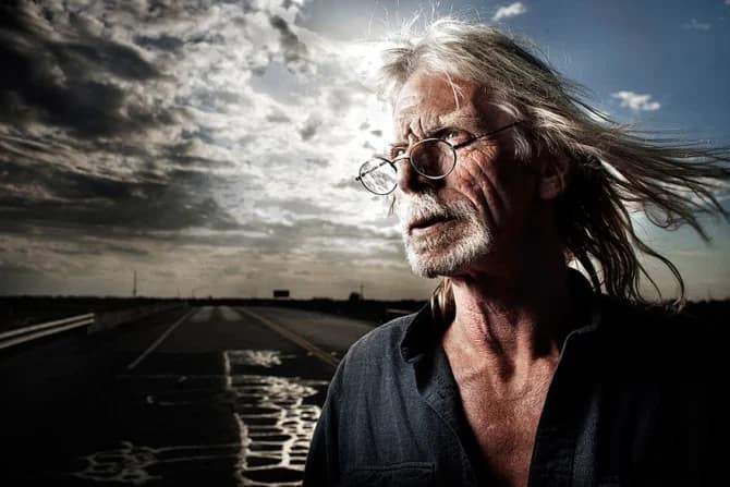 lighting-homeless-people-portraits-underexposed-aaron-draper-12-670x447